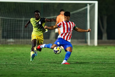 Alan Ledesma (8), de tiro penal, abrió el marcador a favor de Paraguay, que venció a Uganda.