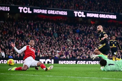 El camerunés Bryan Mbeumo anota para el 1-1 parcial del Manchester United frente al Arsenal. (AFP):