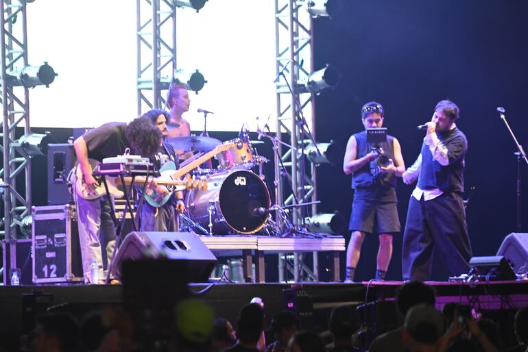 La banda paraguaya El Culto Casero se presentó en el Asúncionico en el Cómite Olímpico Paraguayo.