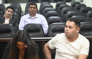 Los policías Evelyng Núñez y Cemión Arce, condenados a 4 años cada uno por cohecho pasivo agravado, privación de libertad y extorsión en grado de tentativa.