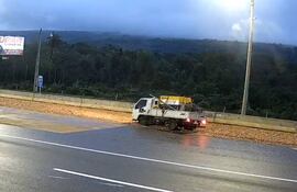 Un camión ingresó a la rampa de emergencia en Pedrozo.
