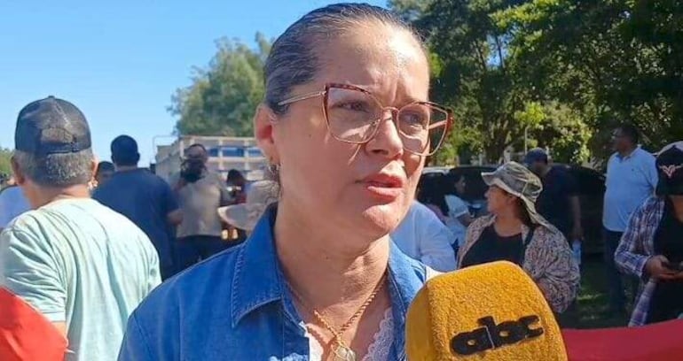 La abogada patrocinante de la denuncia, Sinthia Ruiz, manifestó que la ciudadanía sampedrana  espera que la ministra de Obras sea procesada por la Justicia. 