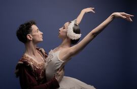 La clásica obra “El lago de los cisnes” vuelve a escena en Paraguay.