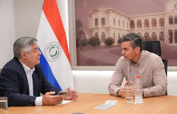 Ministro del MEC Luis Ramírez, en reunión con el Presidente de la República, Santiago Peña.