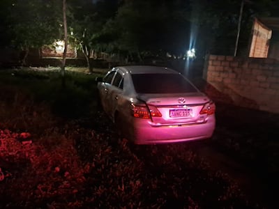 El automóvil que habría sido utilizado para pepetrar el asalto.
