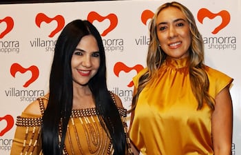 Norita Rodríguez junto con Laura Amarilla, gerente de Marketing y Comercial de Villamorra Shopping.
