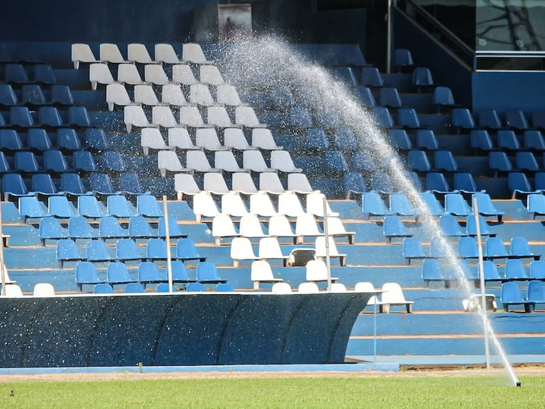 Vista de parte del estadio Río Parapití del 2 de Mayo de Pedro Juan Caballero.