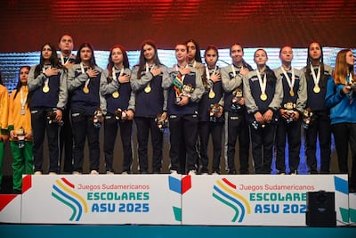 Las guerreritas le dieron a Paraguay la medalla de oro en el balonmano en estos Escolares.