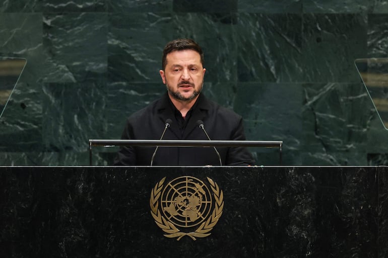 El presidente de Ucrania, Volodímir Zelenski, interviene durante la 81.ª Asamblea General de las Naciones Unidas en la sede de la ONU en Nueva York