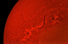 Concepto de cromosfera, Sol, superficie solar, etc.