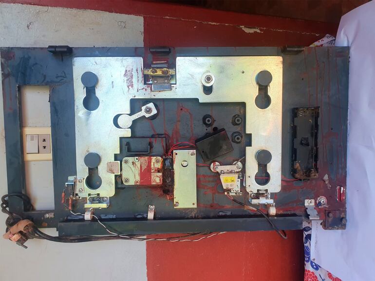 Entintado de billetes del cajero automático.