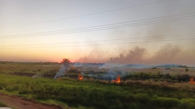 La quema de pastizales comenzó a intensificarse en los últimos días en los campos ganaderos de Carapeguá.