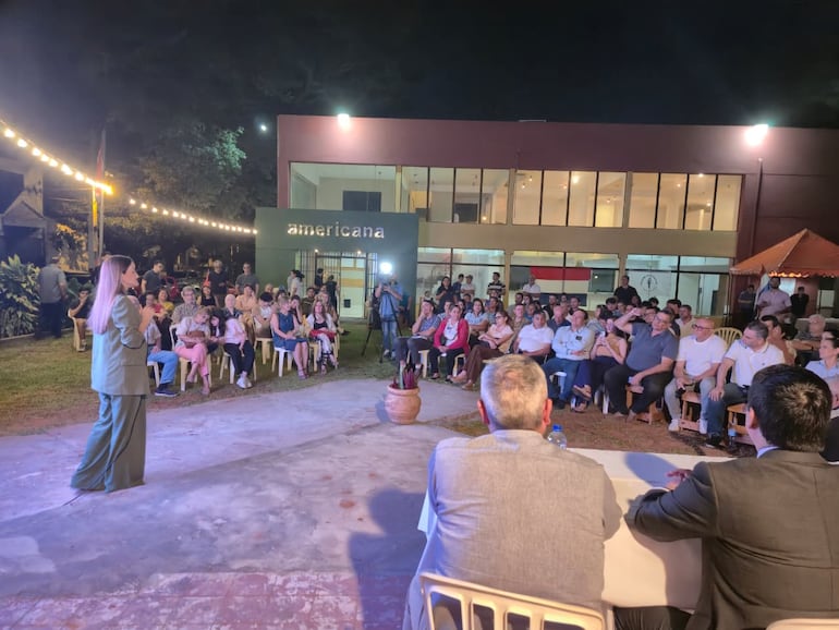 Acto de apoyo del sector de Eduardo Nakayama a Soledad Núñez.