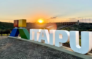 El 5 de mayo de 1984, el proyecto Itaipú, con la puesta en servicio de su primer grupo generador, saltaba a la etapa de producción