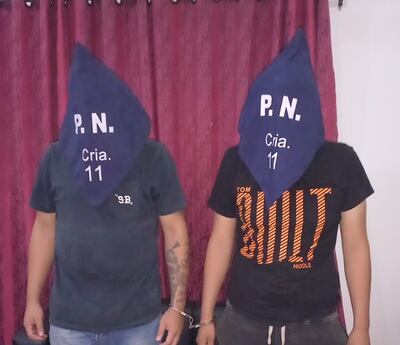 Estos dos presuntos tortoleros fueron aprehendidos en flagrancia cuando intentaban hurtar un vehículo.