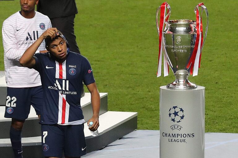 El francés Kylian Mbappé, jugador del París Saint-Germain, durante la final de Champions League perdida contra Bayern Múnich en 2020.