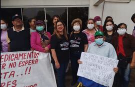 Pacientes oncológicos del IPS protestaron en numerosas ocasiones por la falta de medicamentos en el seguro social. Foto Archivo.