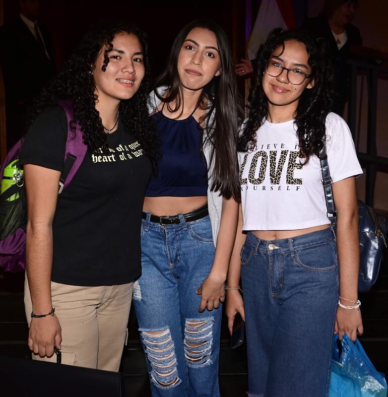 Fabiana Villalba, Estefanía Ramírez y Katerin Ortíz.