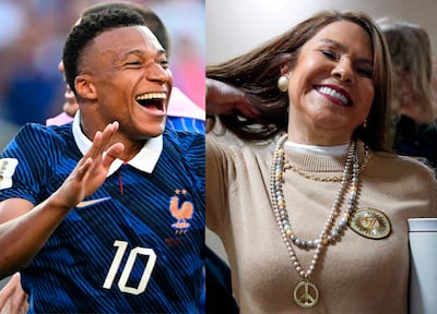 Kylian Mbappé sonriente en camiseta azul con número 10 junto a Celeste Amarilla, también sonriente con suéter claro y joyería. Ambiente festivo.