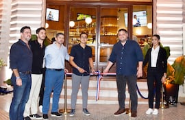 Omar Cubas Fanego, Santiago Sosa; el intendente de Asunción, Nenecho Rodríguez; Guillermo Vázquez y Rodrigo Nogués.
