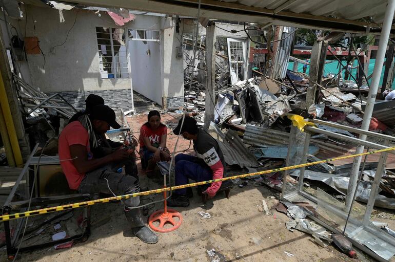 La estación de policía atacada el pasado miércoles en Cauca, Colombia.(AFP)