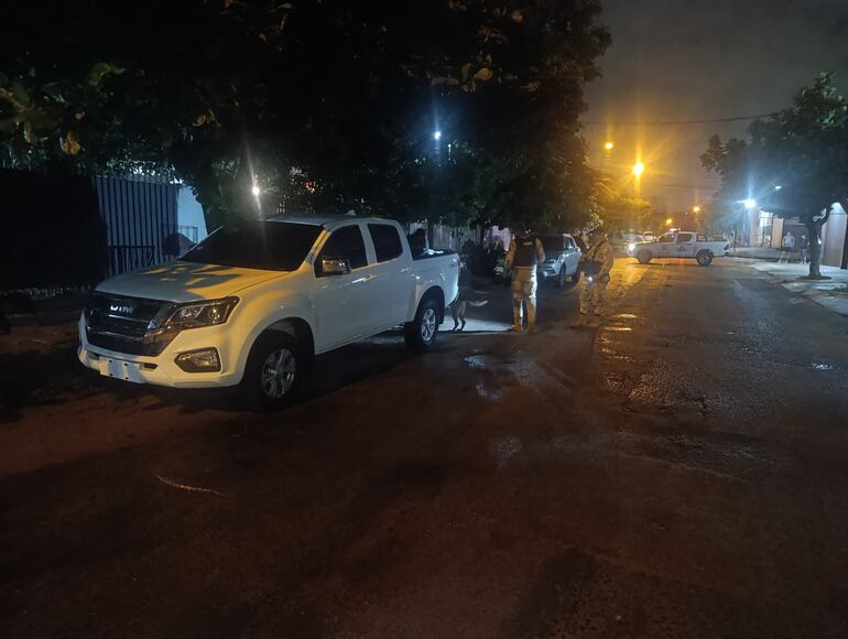 La camioneta que habría utilizado la mujer se encontró a un par de cuadras.