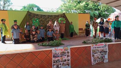 Momento en que los alumnos realizaban su práctica en la Escuela Inmaculada Concepción.