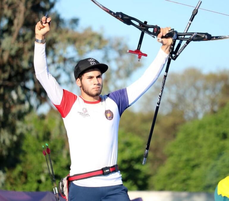 Alejandro Benítez, en tiro con arco, fue el abanderado del Team Paraguay en el 2018.