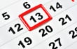 Calendario marca el día 13 del mes.