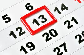 Calendario marca el día 13 del mes.
