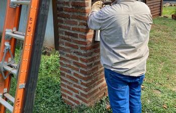 Los clientes de la ANDE que se cambian al sistema de la tarifa horaria deben cambiar sus medidores.