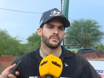 El piloto Fau Zaldívar después de finalizar la Etapa 2 del Rally del Chaco 2025.