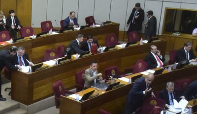 Cartismo busca reunir a las cuatro bancadas con el presidente Santiago Peña.