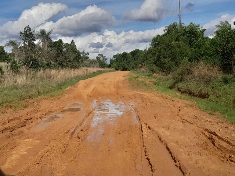 El mal estado de los caminos rurales representa un riesgo, especialmente para quienes circulan de noche.