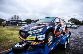 Así llegaban hoy los equipos al Parque de Servicios. Ahora deberán esperar la resolución de mañana.