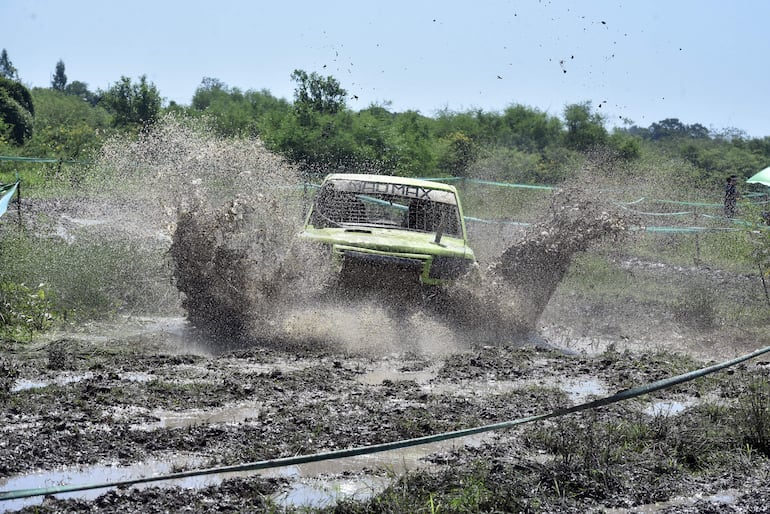 En la clase TT1, Walter Guillén y David Zaracho sobresalieron con la Mitsubishi Pajero #120.