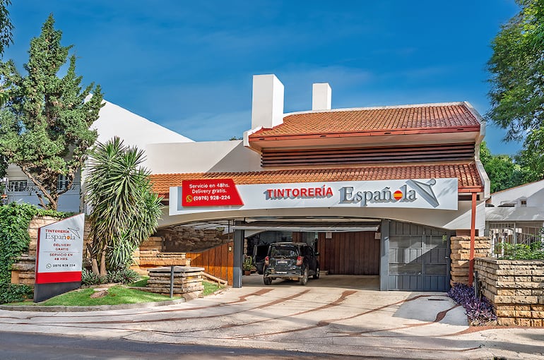 La tintorería cuenta con tres sucursales: una sobre Dr. Gerónimo Zubizarreta (Mburucuyá), otra sobre la Avenida Boggiani, y la última sobre la Avenida España. (Imagen: Casa Central, Avda. Boggiani).
