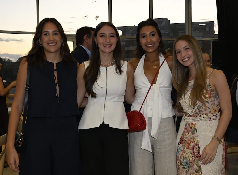 Maia Gamliel, Sofía Schuartzman, Lian Gamliel y Cecilia Shuartzman.