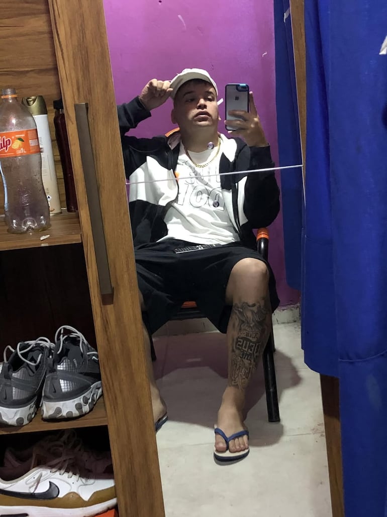 Michel Gastón Salinas Martínez, de 23 años, fue imputado tras acosar y manosear a dos mujeres en la Costanera de Asunción, mientras circulaba en motocicleta, según informó la Fiscalía.