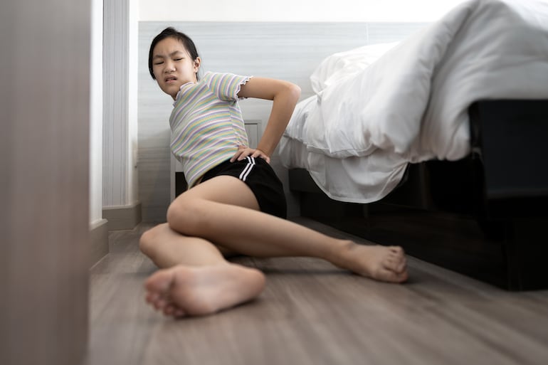 Las parasomnias son episodios involuntarios que ocurren mientras una persona duerme, en las transiciones entre fases del sueño o al despertar.