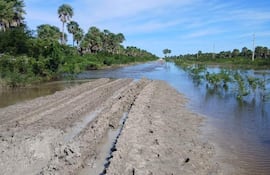 Camino inundado, zona de Fuerte Olimpo