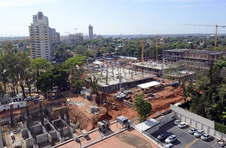 Arquitectos, ingenieros, artistas y referentes del sector recibirán las Distinciones a la Trayectoria Profesional 2026 durante la 29ª edición de la Gran Gala y Top de Marcas de la Construcción. 