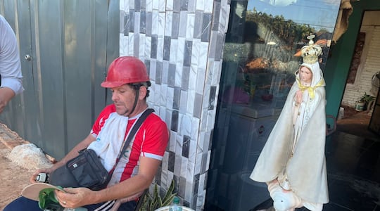 César Suárez, padre del niño Tobías Ariel que desapareció tras ser arrastrado por un rauda el viernes en San Lorenzo.