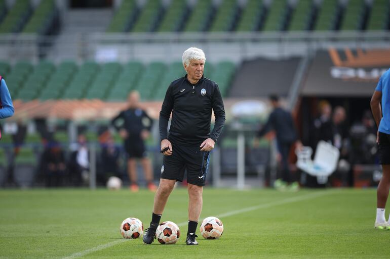 El italiano Gian Piero Gasperini, entrenador del Atalanta, en entrenamiento previo a la final de la Europa League 2023-2024 contra Bayer Leverkusen en el en Dublín, República de Irlanda.