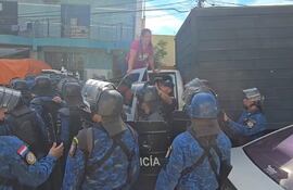 Incidentado procedimiento de la DNIT en el Mercado Municipal N° 1 de Villarrica.