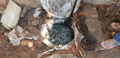 La cloaca generó un ambiente insalubre en la zona.