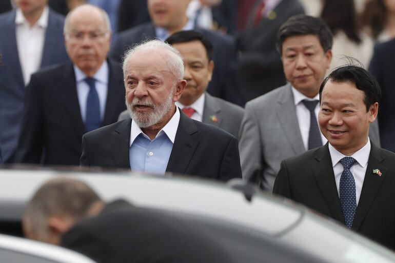 Luiz Inacio Lula da Silva(c), presidente de Brasil, durante una visita oficial a Japón.