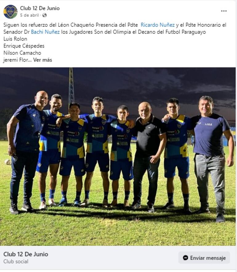 El senador cartista y presidente "honorario" Basilio "Bachi" Núñez (ANR, HC) junto a su hermano el exintendente de Villa Hayes, Ricardo Núñez junto a otros dirigentes del Club 12 de Junio.