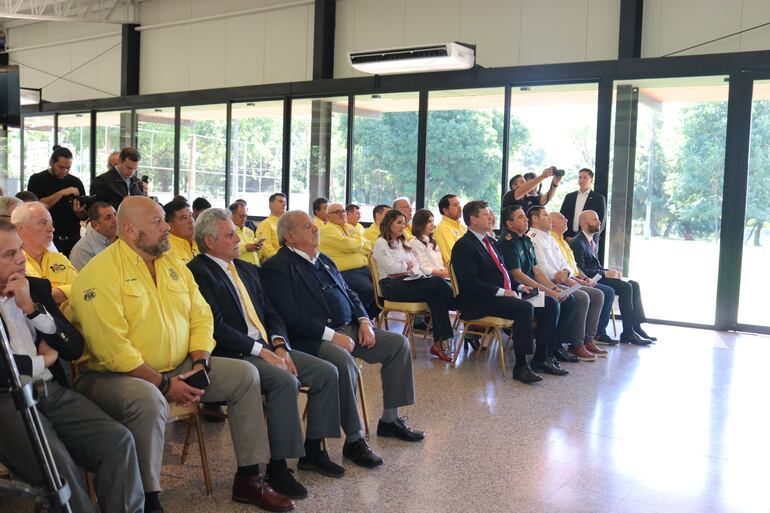 Autoridades y dirigentes durante el lanzamiento oficial del Rally del Guairá 2026.
