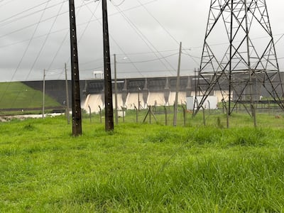 Apertura de las compuertas de la Central Hidroeléctrica Acaray.